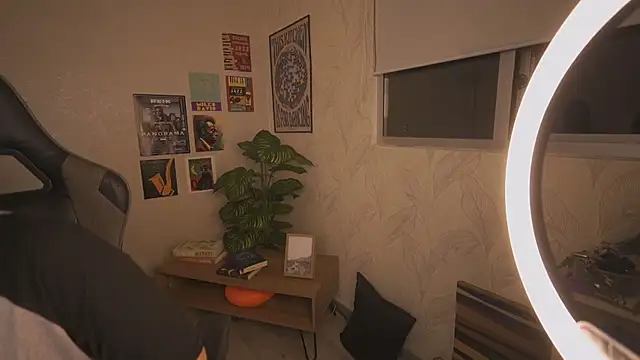 Snapshot of violette_clerk1_ chatting on February 20, 2026, 12:18 am violette clerk1 online show from February 20, 2026, 12:18 am