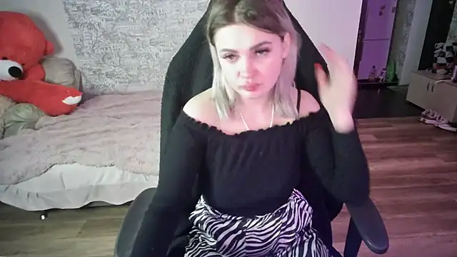 SlankyMic online show from April 12, 2026, 6:11 pm