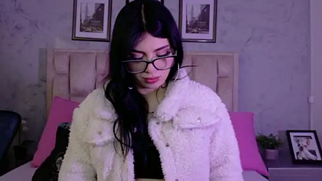 Snapshot of IsabellaRossi chatting on April 14, 2026, 5:29 pm IsabellaRossi online show from April 14, 2026, 5:29 pm