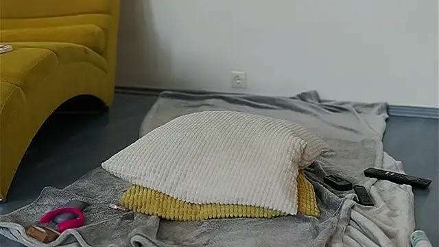 SiennaSyn online show from March 5, 2026, 10:45 am