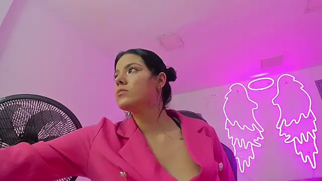 Evelin  thompsson online show from March 7, 2026, 3:02 am