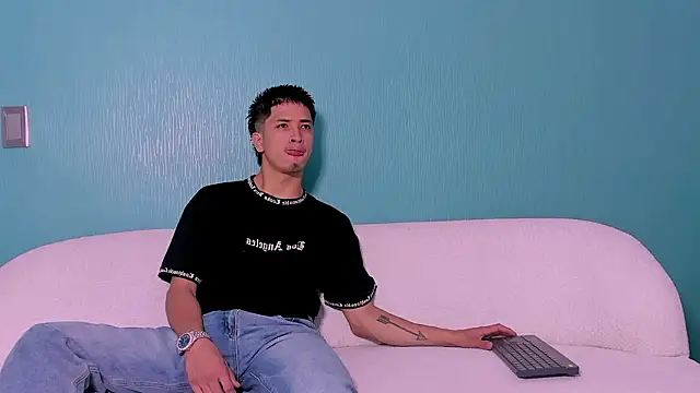 Snapshot of Youdoll_ chatting on February 19, 2026, 1:30 pm Youdoll online show from February 19, 2026, 1:30 pm