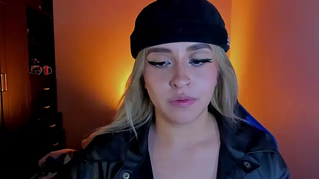 saradiazxxx online show from March 28, 2026, 3:18 am