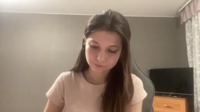 LunnaBliss online show from March 10, 2026, 5:17 pm