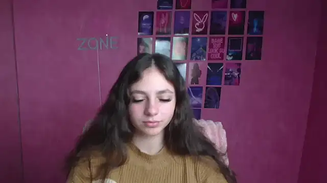 KissMeJulia online show from April 4, 2026, 5:25 am