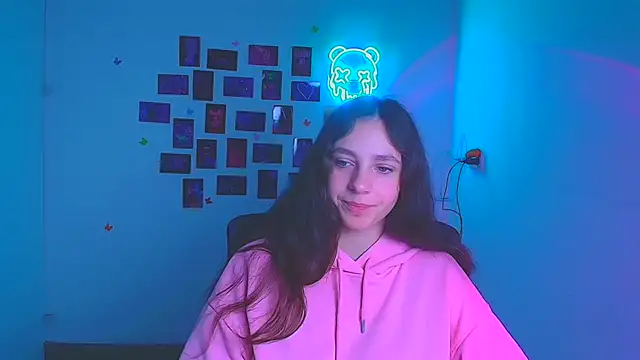 KissMeJulia online show from March 23, 2026, 6:46 am