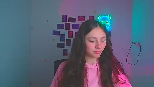 Snapshot of KissMeJulia chatting on April 23, 2026, 5:36 am KissMeJulia online show from April 23, 2026, 5:36 am