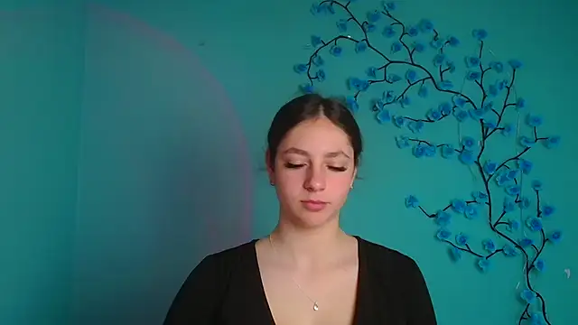 KissMeJulia online show from April 9, 2026, 5:31 am