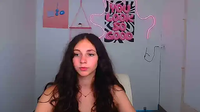 KissMeJulia online show from August 5, 2026, 11:15 am