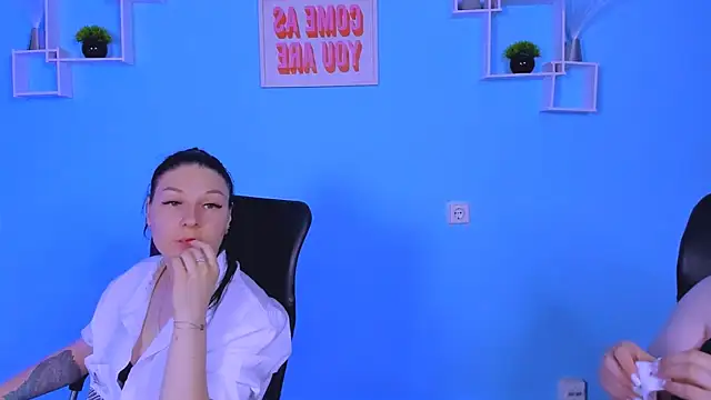 Snapshot of olivia_rage chatting on June 14, 2026, 2:24 am olivia rage online show from June 14, 2026, 2:24 am