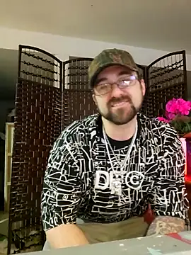 Snapshot of LargeLith chatting on February 18, 2026, 6:00 am LargeLith online show from February 18, 2026, 6:00 am