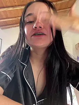 Sofia-squir online show from June 5, 2026, 6:02 pm