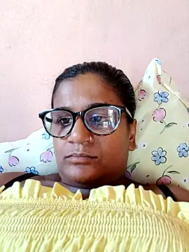 Snapshot of indianstrawberrylips4u chatting on February 21, 2026, 9:33 am indianstrawberrylips4u online show from February 21, 2026, 9:33 am