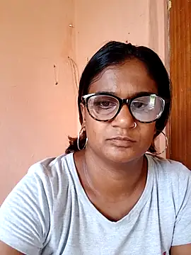 Snapshot of indianstrawberrylips4u chatting on March 1, 2026, 8:14 am indianstrawberrylips4u online show from March 1, 2026, 8:14 am