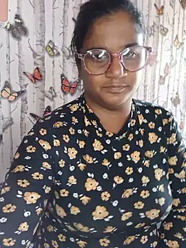 indianstrawberrylips4u online show from May 27, 2026, 11:50 am