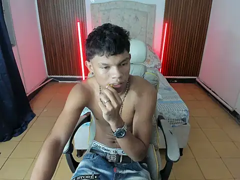 Snapshot of juan_mhata chatting on June 10, 2026, 12:45 am juan mhata online show from June 10, 2026, 12:45 am