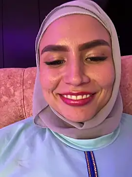 Snapshot of Darsha_Khemu chatting on April 21, 2026, 1:42 am Darsha Khemu online show from April 21, 2026, 1:42 am