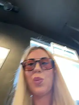 LisaMurr online show from May 14, 2026, 12:02 pm