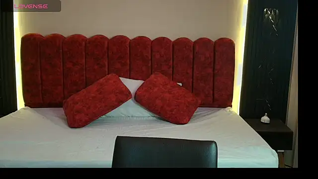 MoriahStorm online show from April 8, 2026, 12:17 pm