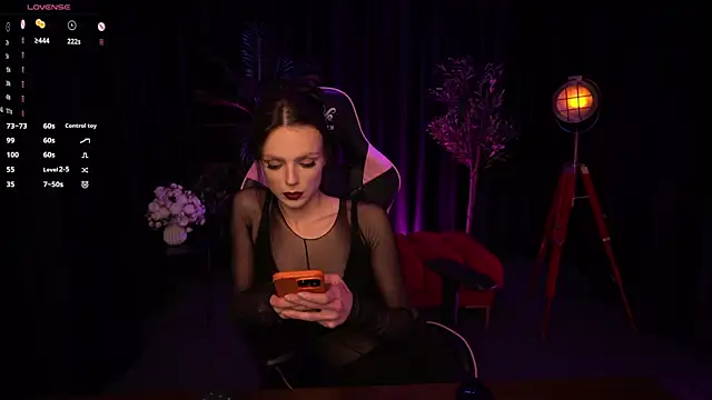 Snapshot of Wild_Alice_me chatting on June 3, 2026, 3:50 pm Wild Alice me online show from June 3, 2026, 3:50 pm