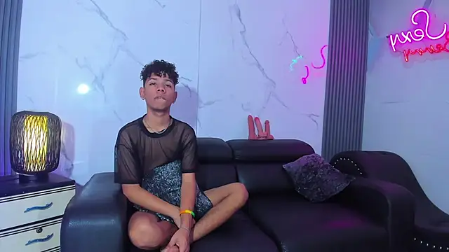 Spicy guys online show from May 8, 2026, 1:37 pm