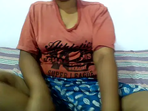 Snapshot of Angel_honeybear_143 chatting on May 27, 2026, 3:03 am Angel honeybear 143 online show from May 27, 2026, 3:03 am