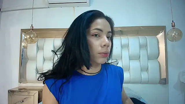 Snapshot of AzulMaveric chatting on June 15, 2026, 8:08 pm AzulMaveric online show from June 15, 2026, 8:08 pm