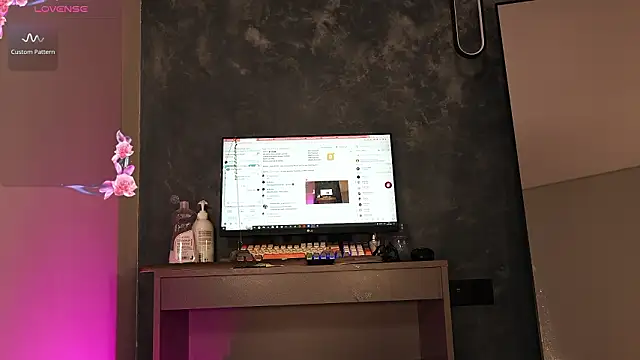 Snapshot of naomii1 chatting on February 24, 2026, 9:32 am naomii1 online show from February 24, 2026, 9:32 am