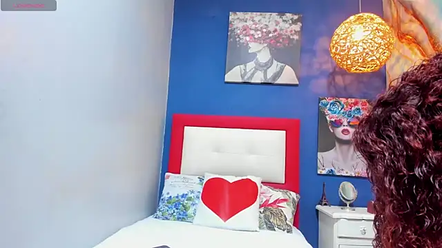 Camila Tits online show from April 18, 2026, 4:04 am