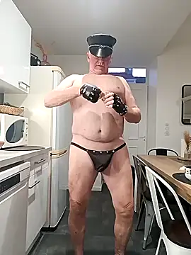 olivbisoumis online show from April 16, 2026, 5:08 am