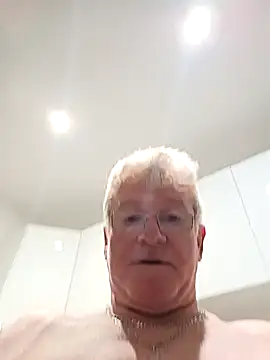 olivbisoumis online show from March 23, 2026, 5:18 am