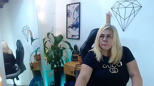 Snapshot of eva_colen50 chatting on April 2, 2026, 6:14 pm eva colen50 online show from April 2, 2026, 6:14 pm