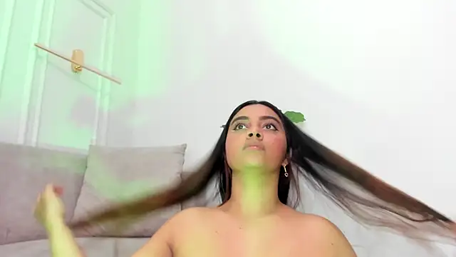 DulceQueen1 online show from May 14, 2026, 12:46 pm