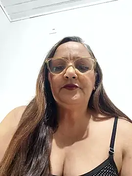 Snapshot of Noemipopi chatting on May 22, 2026, 11:25 pm Noemipopi online show from May 22, 2026, 11:25 pm