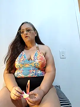 Noemipopi online show from April 16, 2026, 12:00 am