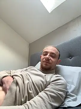 Crevette311 online show from November 21, 2025, 12:59 pm