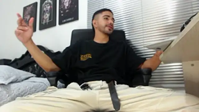 Kratoswolf online show from April 14, 2026, 4:01 pm