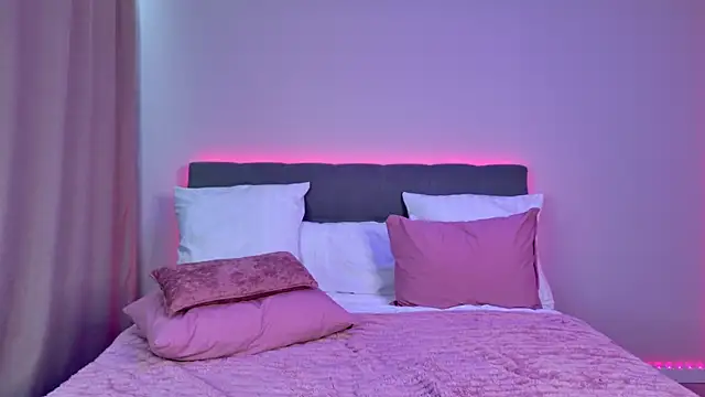 Snapshot of Rossy_X chatting on February 28, 2026, 12:21 am Rossy X online show from February 28, 2026, 12:21 am