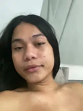 NathalieHarts online show from April 19, 2026, 9:06 pm