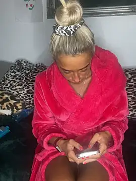 Snapshot of ScarlettGold_ chatting on April 29, 2026, 4:38 am ScarlettGold online show from April 29, 2026, 4:38 am