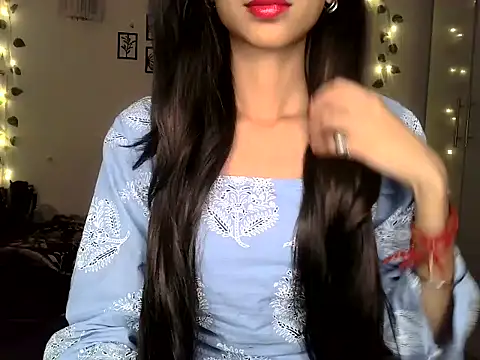 SIKSHA SINGH online show from April 5, 2026, 5:52 pm