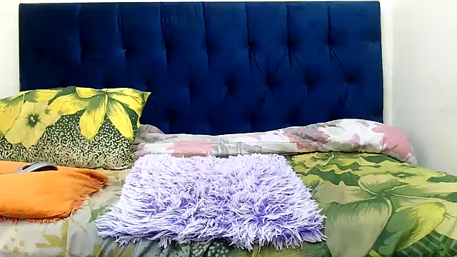 CurvyAssXX21 online show from March 28, 2026, 6:42 pm