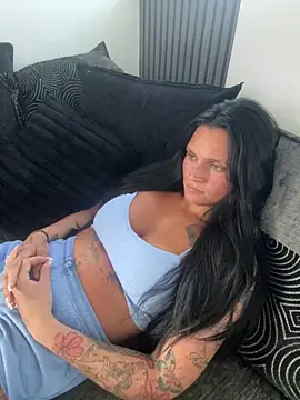 Destinylovex online show from April 17, 2026, 6:00 pm