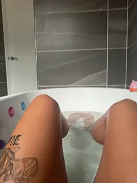 Snapshot of Destinylovex chatting on February 28, 2026, 11:10 am Destinylovex online show from February 28, 2026, 11:10 am