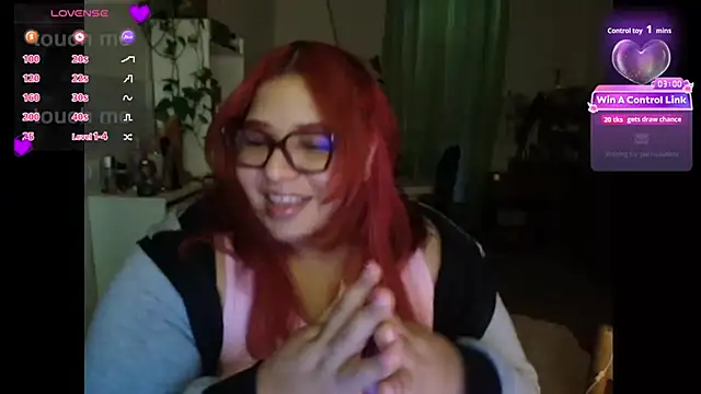 Snapshot of MagicCurves chatting on May 24, 2026, 3:56 pm MagicCurves online show from May 24, 2026, 3:56 pm