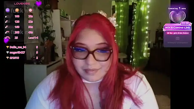 Snapshot of MagicCurves chatting on June 7, 2026, 9:42 pm MagicCurves online show from June 7, 2026, 9:42 pm