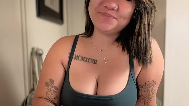 Snapshot of yourvibedealer chatting on July 20, 2026, 10:11 am yourvibedealer online show from July 20, 2026, 10:11 am