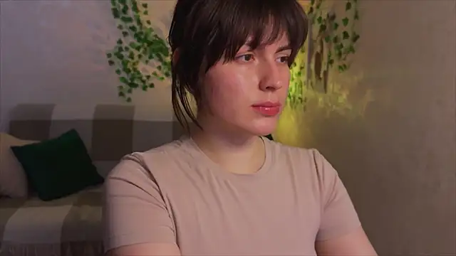 rinamandarina online show from April 14, 2026, 1:05 pm