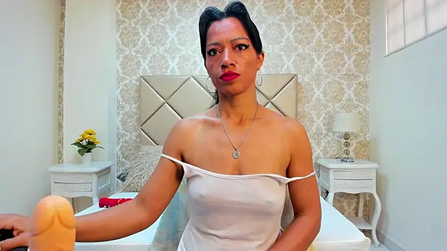 Snapshot of FernandaAvilax chatting on June 14, 2026, 5:03 pm FernandaAvilax online show from June 14, 2026, 5:03 pm