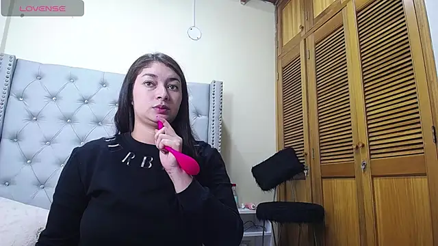 skarlett  36 online show from March 23, 2026, 1:11 pm